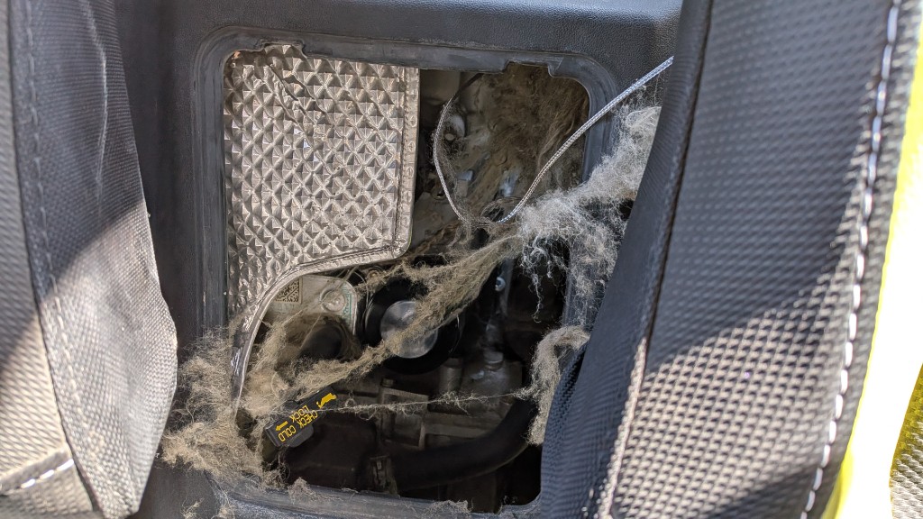 Shredded belt packed around the probe braid in the tunnel